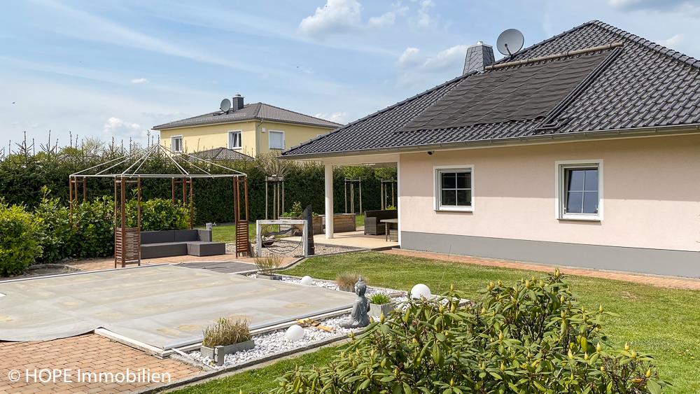 Pool_Pavillion