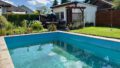 Pool und Gartenhaus
