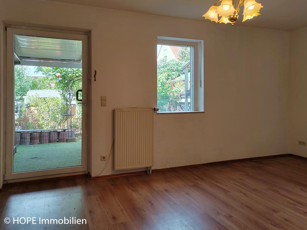 Wohnzimmer_Blick Terrasse