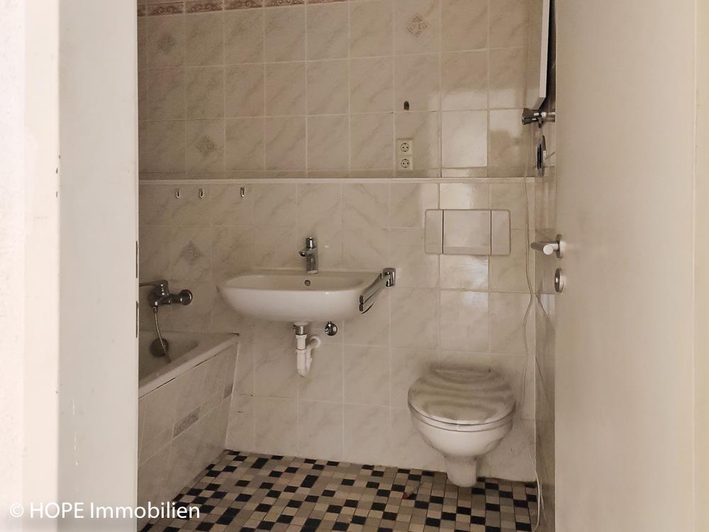 Bad mit Wanne